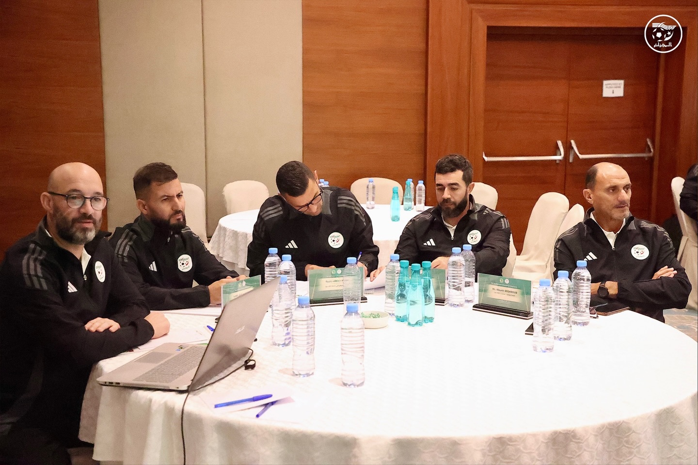 Peut être une image de texte