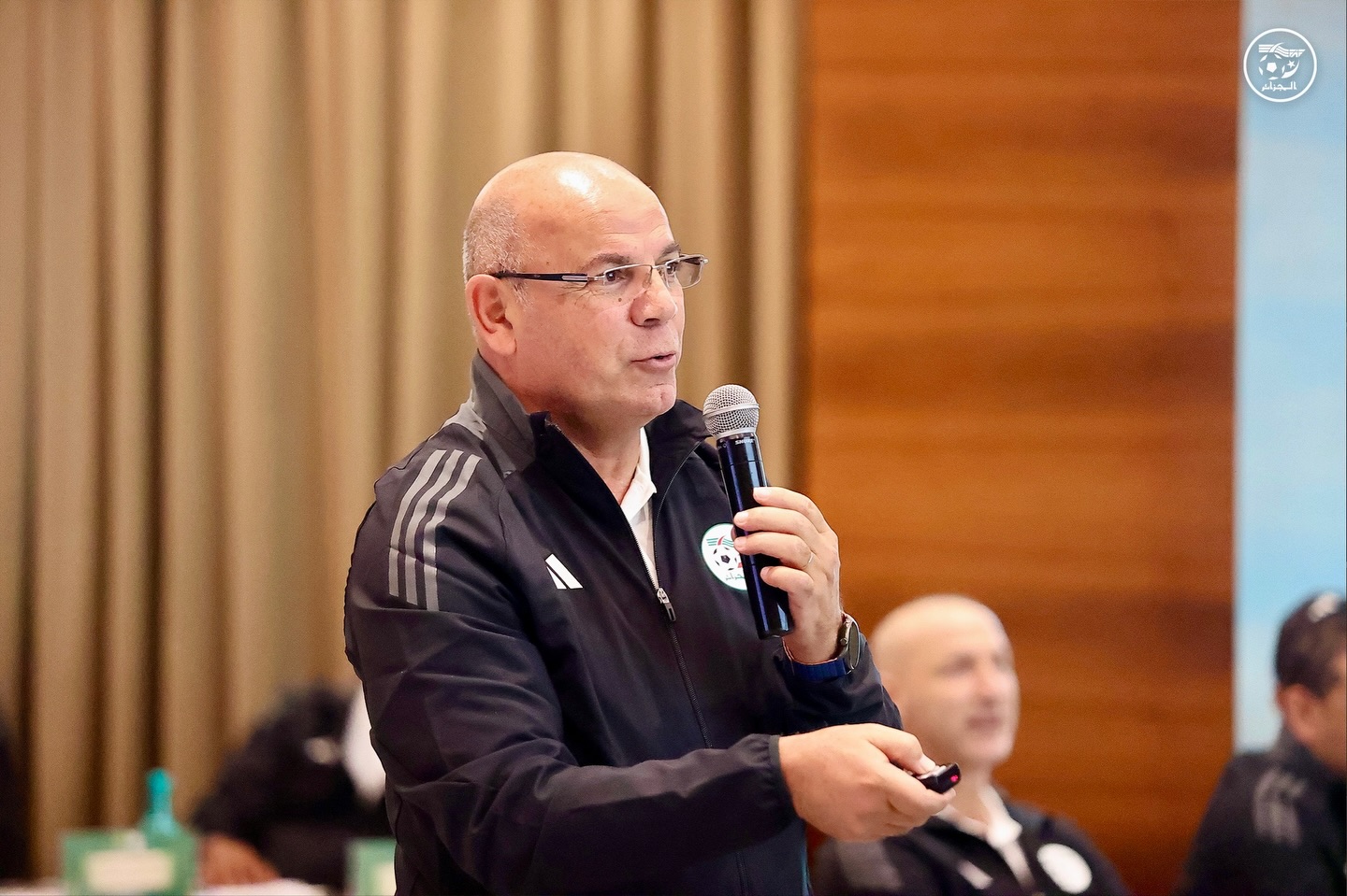 Peut être une image de texte